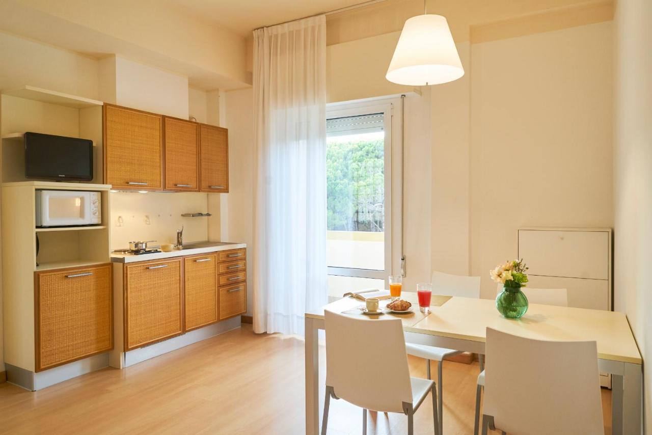 Aparthotel La Pineta Lido di Jesolo Ngoại thất bức ảnh