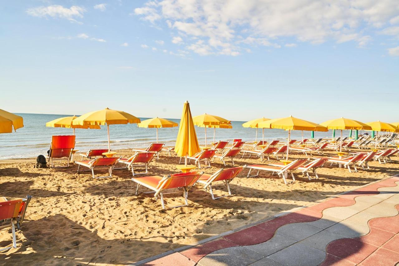 Aparthotel La Pineta Lido di Jesolo Ngoại thất bức ảnh