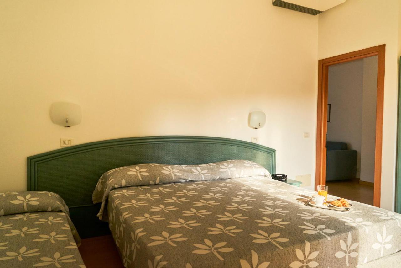 Aparthotel La Pineta Lido di Jesolo Ngoại thất bức ảnh