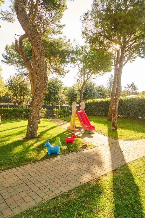 Aparthotel La Pineta Lido di Jesolo Ngoại thất bức ảnh