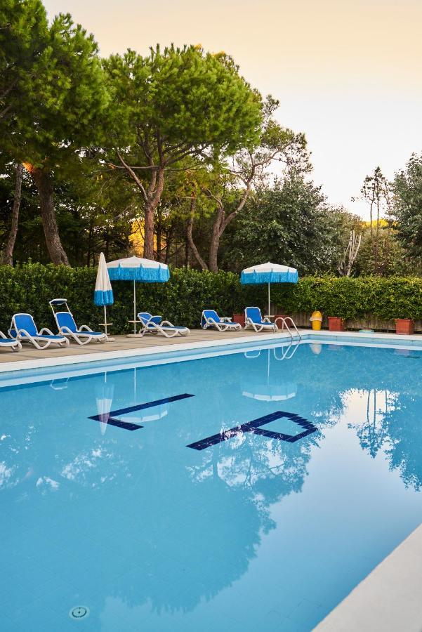 Aparthotel La Pineta Lido di Jesolo Ngoại thất bức ảnh