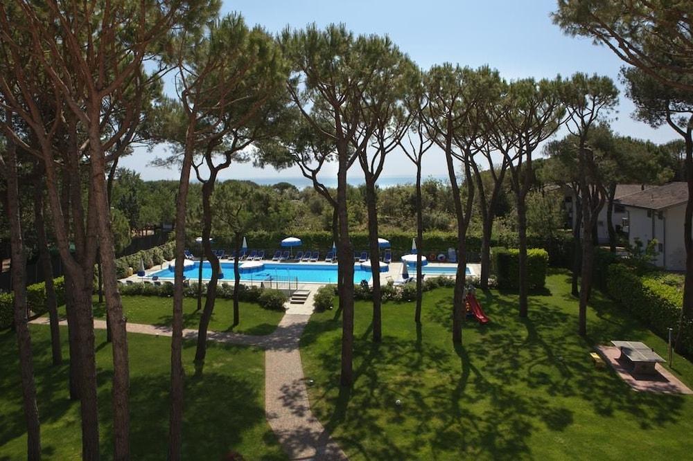 Aparthotel La Pineta Lido di Jesolo Ngoại thất bức ảnh