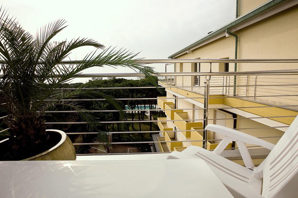 Aparthotel La Pineta Lido di Jesolo Ngoại thất bức ảnh