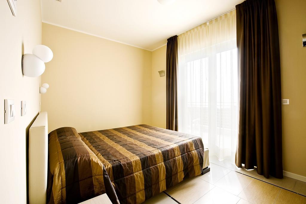 Aparthotel La Pineta Lido di Jesolo Ngoại thất bức ảnh